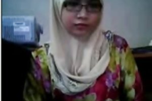 Mature aunt lapatsa in a threesome with a young guide